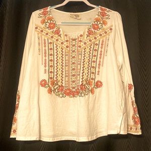 1X Savanna Jane v neck pullover. Embroidered